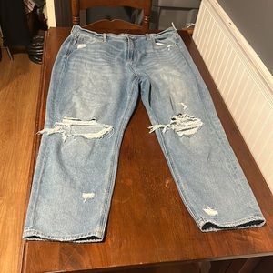 American Eagle Mom Jean